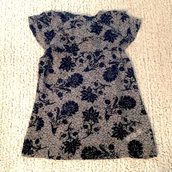Ann Taylor Petite Floral 100% Silk Ruffle Gray Black Blouse SP - Picture 5 of 8